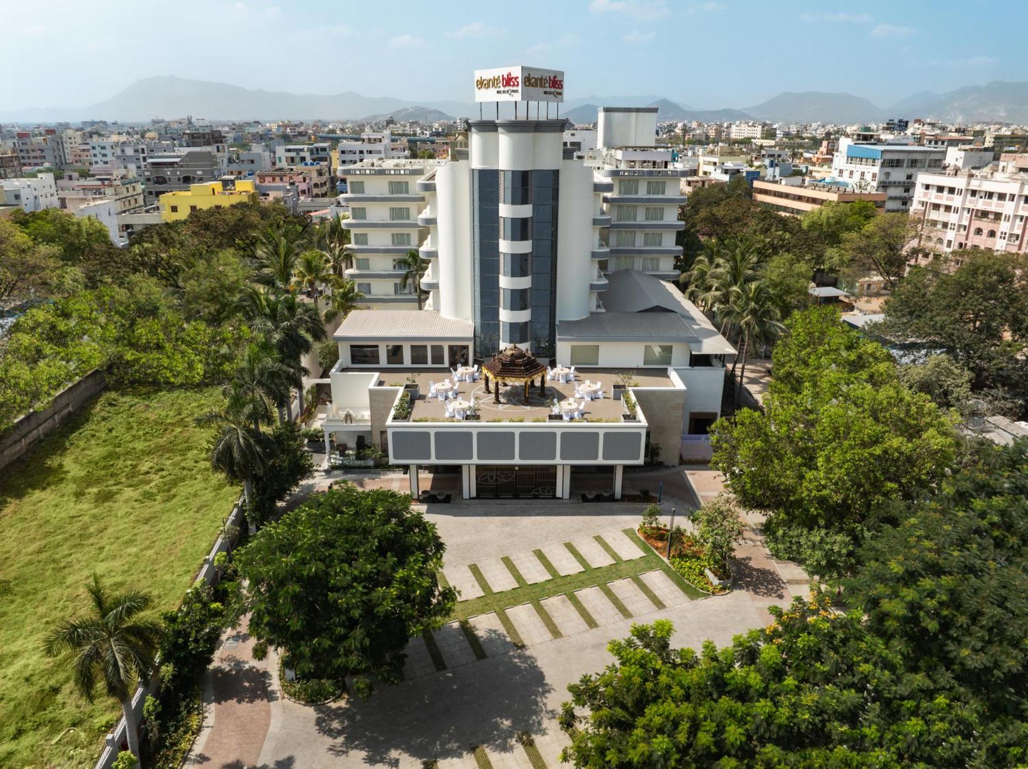 Bliss Hotel Tirupati Exterior foto